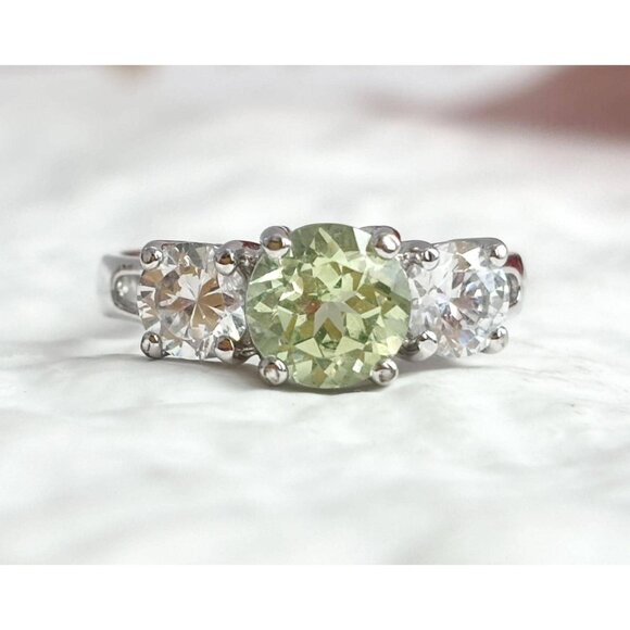 Jewelry - Peridot & CZ Gemstone Adorned Minimalist Sterling Silver 925 Vintage Ring - sz 7